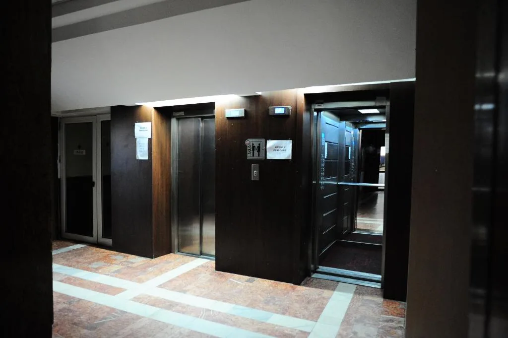 Corp A lift area